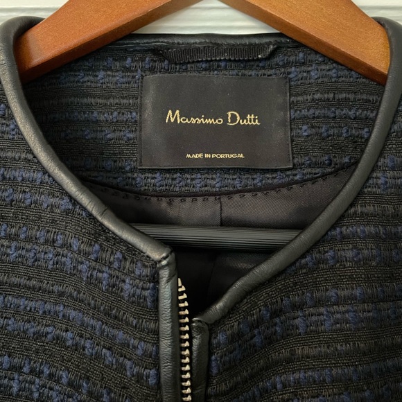 Massimo Dutti - Beautiful Black & Navy Textured Blazer + Leather Trim - Like New - Picture 3 of 7